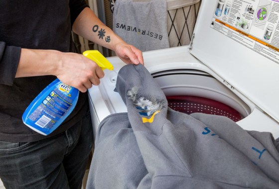 Best ways to remove lingering odors from gym clothes