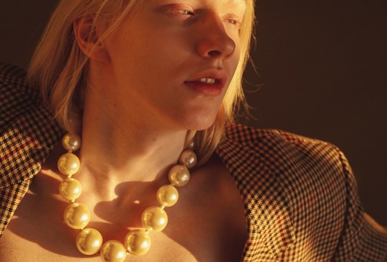 Men's pearl necklaces are 2022's newest fashion trend. Here are the 11 best