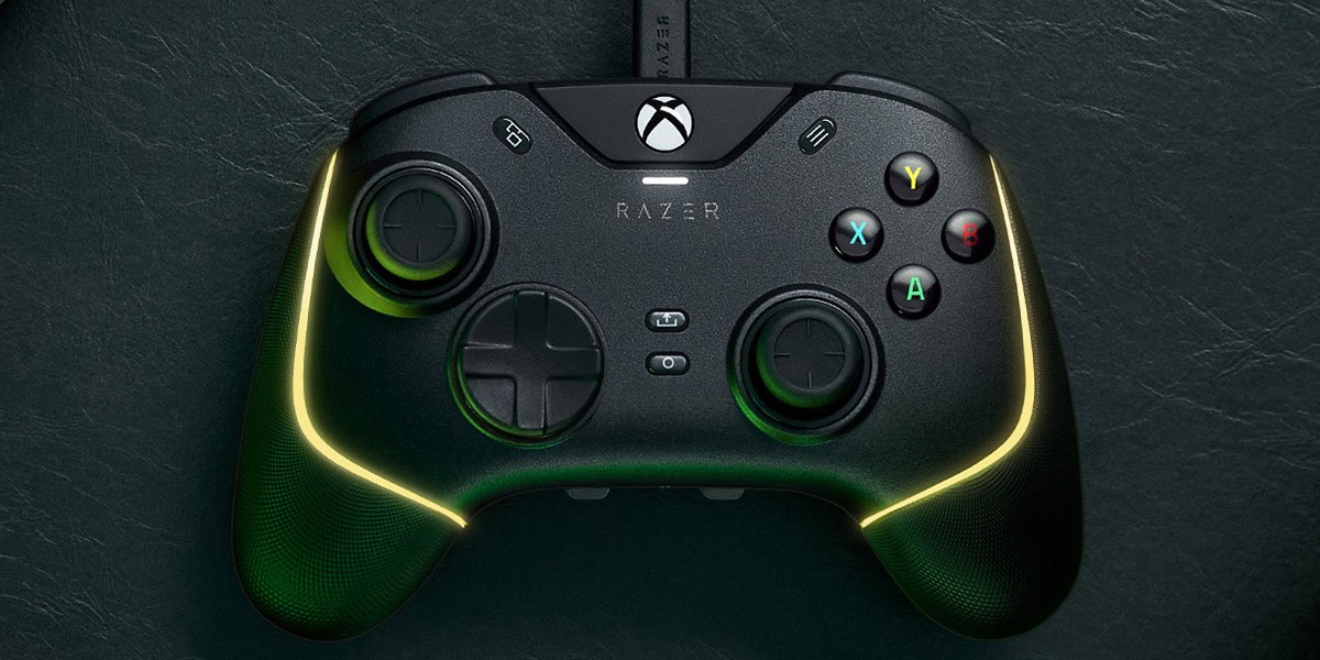 Black Razer Wolverine V2 Chroma on black background