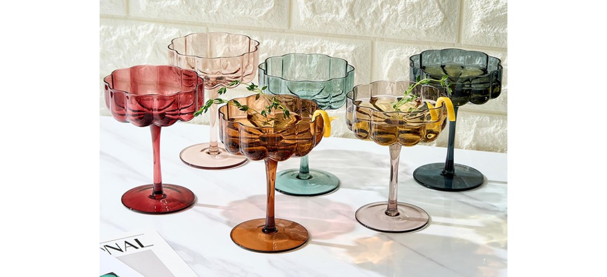 Gute Flower Vintage Wavy Glass Coupes in different colors