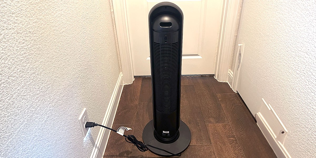 Black Dreo Nomad One in hallway Black Dreo Nomad One in hallway