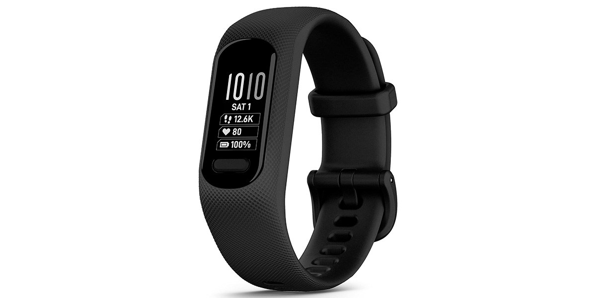 Garmin Vívosmart 5 on white background