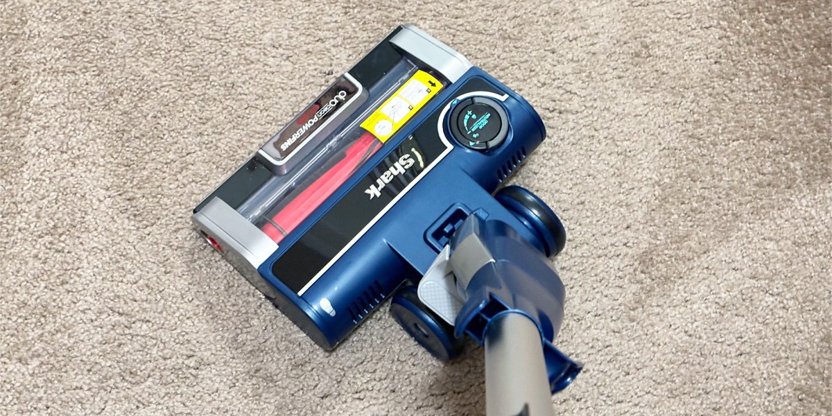 Stratos UltraLight on hard floor Stratos UltraLight on hard floor