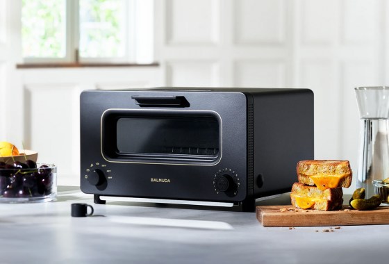 This TikTok-famous toaster oven uses steam to toast bread to perfection
