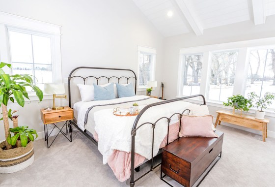 How to create your dream farmhouse bedroom