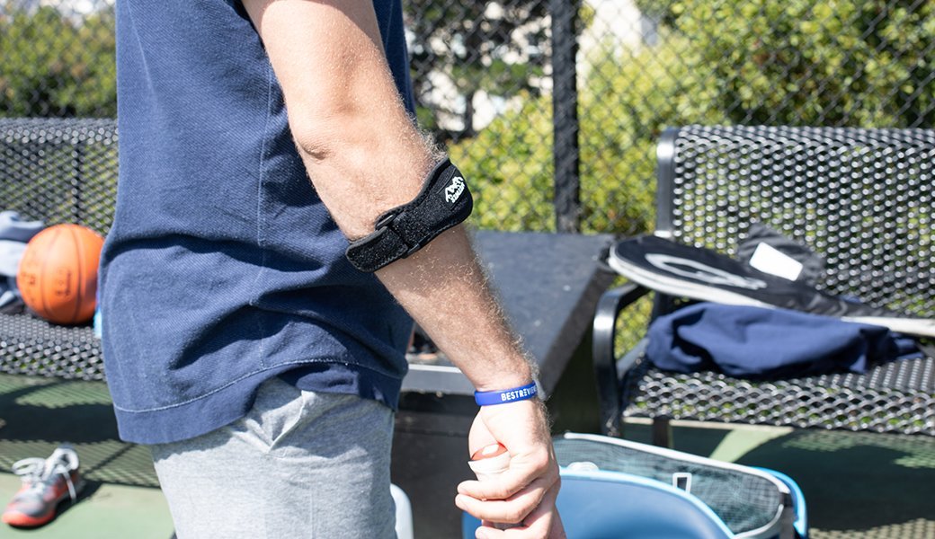 How to Wear a Tennis Elbow Brace