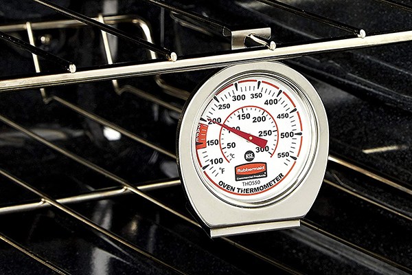 https://cdn9.bestreviews.com/images/v4desktop/image-full-page-600x400/best-rated-oven-thermometers-dea489.jpg?p=w900