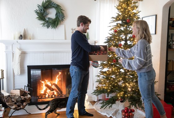 Time to pack away your Christmas decorations? These handy decoration organizers make it easy
