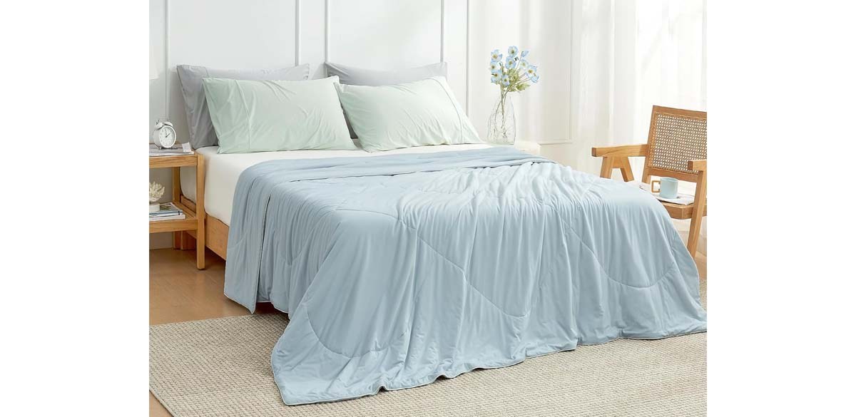 Cozy Bliss Cooling Comforter Queen Size
