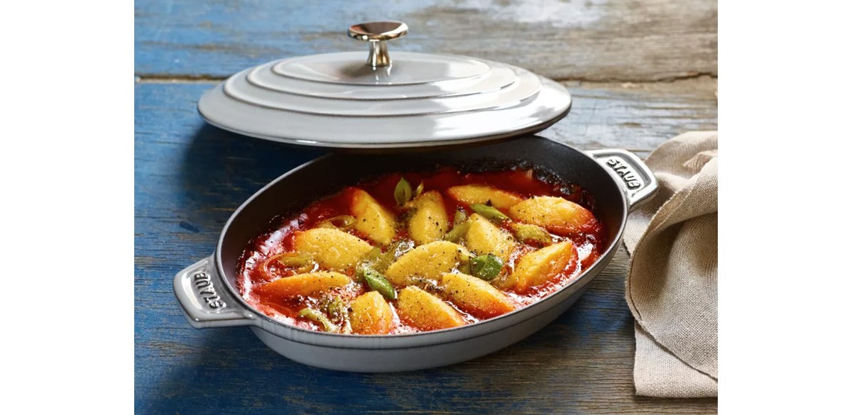 STAUB Cast Iron 9-inch x 6.6-inch Oval Covered Baking Dish