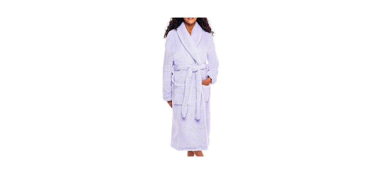 Alexander Del Rossa’s microfiber fleece robe