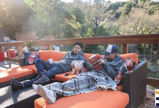 Best black-and-white throw blanket