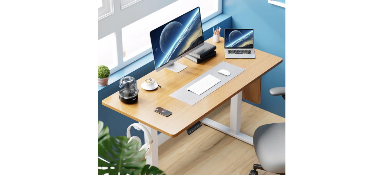 Jakyb Standing & Height-Adjustable Desks