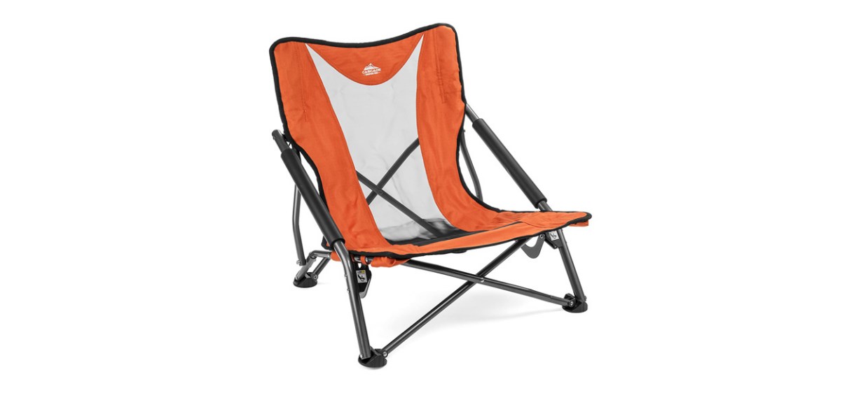 https://cdn9.bestreviews.com/images/v4desktop/image-full-page-cb/outdoors-everything-you-need-for-a-day-at-the-beach-cascade-mountain-tech-camping-chair.jpg?p=w1228